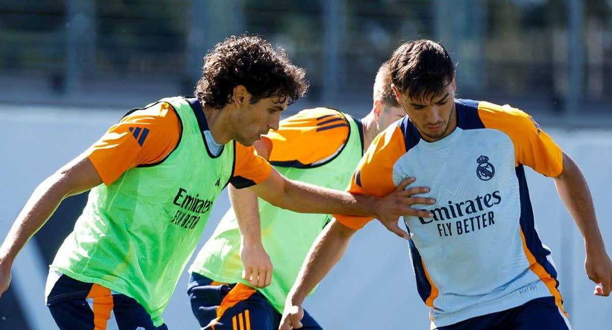 Vallejo y Brahim, en un entrenamiento con el Real Madrid./REAL MADRID