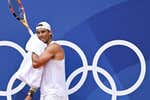 Rafa Nadal vuelve a ser un enigma bajo la mirada de Alcaraz y con dudas sobre su estado: «Estoy doblado»
