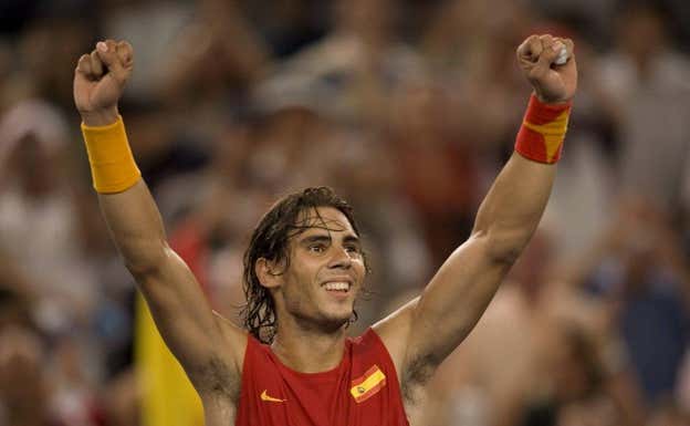 Nadal celebra su victoria en 2008.  EFE