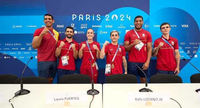 Cuatro españoles, a dos peleas de la medalla tras un sorteo duro