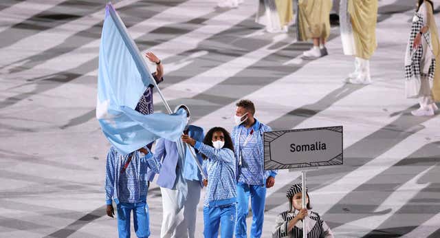 Los países con solo un deportista olímpico: una isla en peligro de extinción, la nación con más obesidad del mundo y la otra monarquía de Carlos III