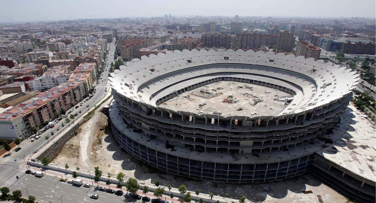 El nuevo Mestalla, inacabado a la espera de que se reanuden las obras.