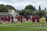 Fútbol-tenis, charlas y un circuito de fuerza: la Selección se pone a tono antes de Nigeria
