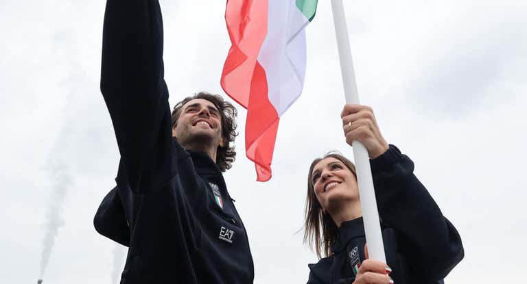 Los abanderados italianos.