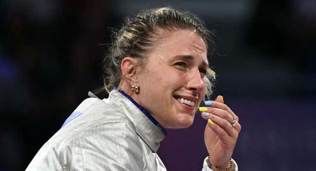 La medallista de esgrima ucraniana casi se pierde los Juegos por negarle el saludo a una rusa