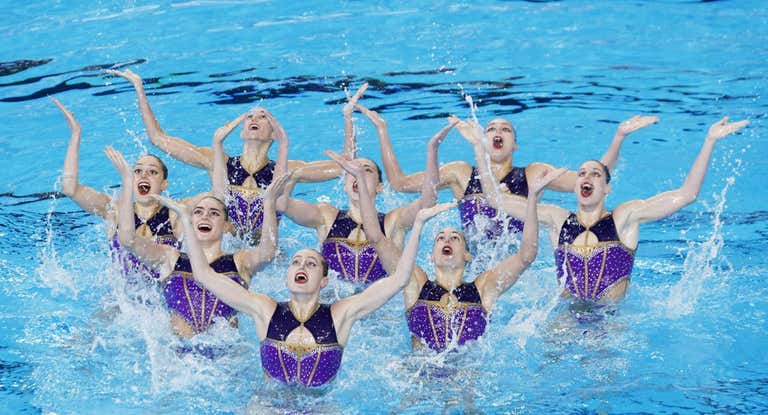 El equipo español en una competición de artística.