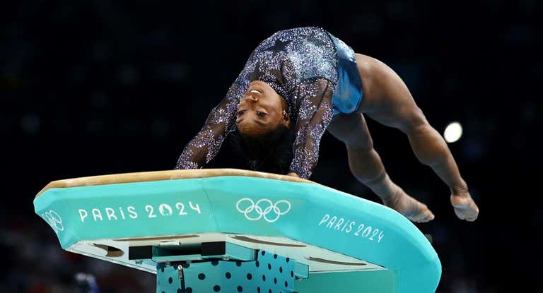Simone Biles durante el clasificatorio de los Juegos Olímpicos de París.