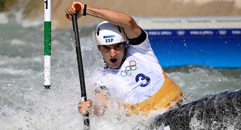 Miquel Travé, compitiendo en las aguas bravas de París.
