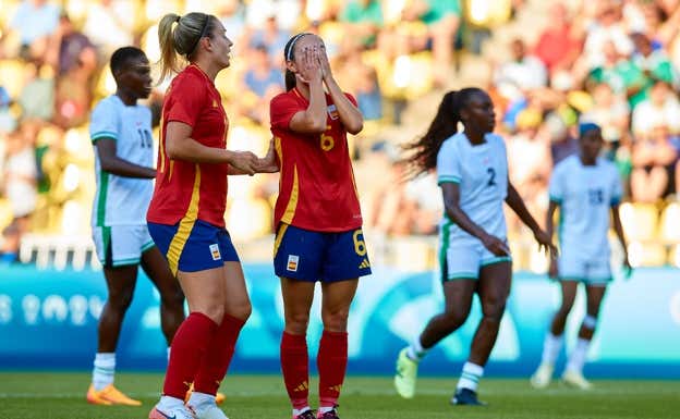 Aitana Bonmatí lamentando una ocasión.  RFEF
