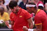 Nadal y Alcaraz dan espectáculo, lo pasan mal... ¡y ya están en cuartos!