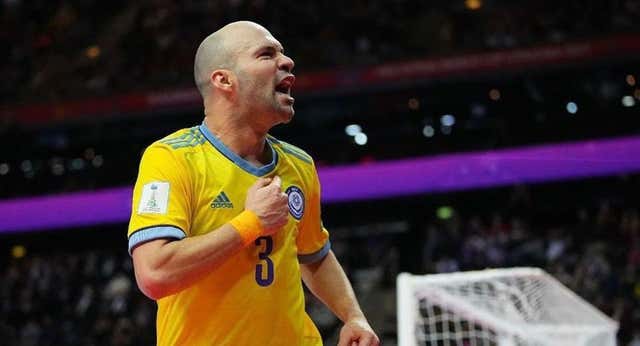 Kazajistán deja fuera del Mundial a Taynan y a Edson para evitar denuncias por sus pasaportes