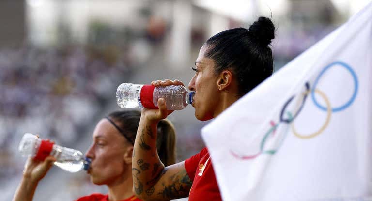 Jenni Hermoso, durante el calentamiento del partido ante Brasil.