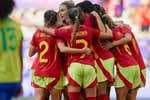 Athenea del Castillo y un golazo de Alexia Putellas ponen líder a España en el posible adiós más amargo de Marta