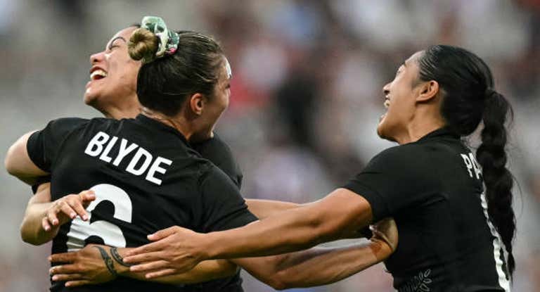 Las neozelandesas celebran la victoria.