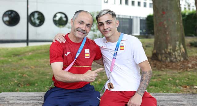 Rafa Lozano saca la cara por su hijo y pupilo 24 años después de su medalla:  “El enchufe se ha desconectado”
