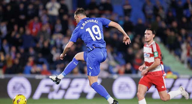 El Villarreal se mete en la pelea por Borja Mayoral
