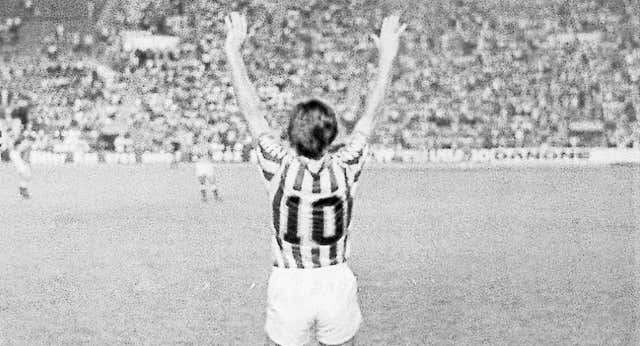 50 años de Julio Cardeñosa, el ’10’ del Betis: “Era una mezcla de Pedri y Gavi”