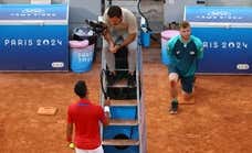 Djokovic se mete en la final tras sobrevivir a los nervios y a una bronca con el juez de silla español