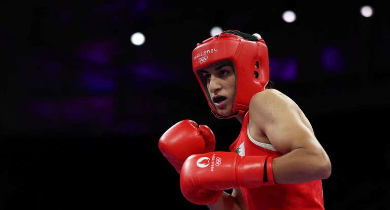 Imane Khelif, en su combate contra Carini.