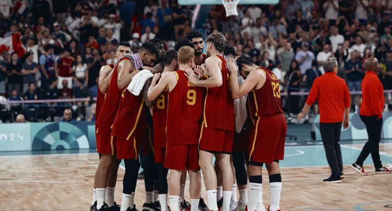 La Selección española hace piña tras la derrota ante Canadá.