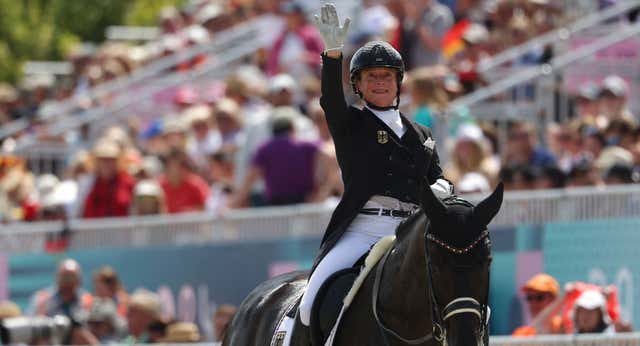 Ganó en Barcelona ’92 y también en París: Isabell Werth rompe récords en doma clásica
