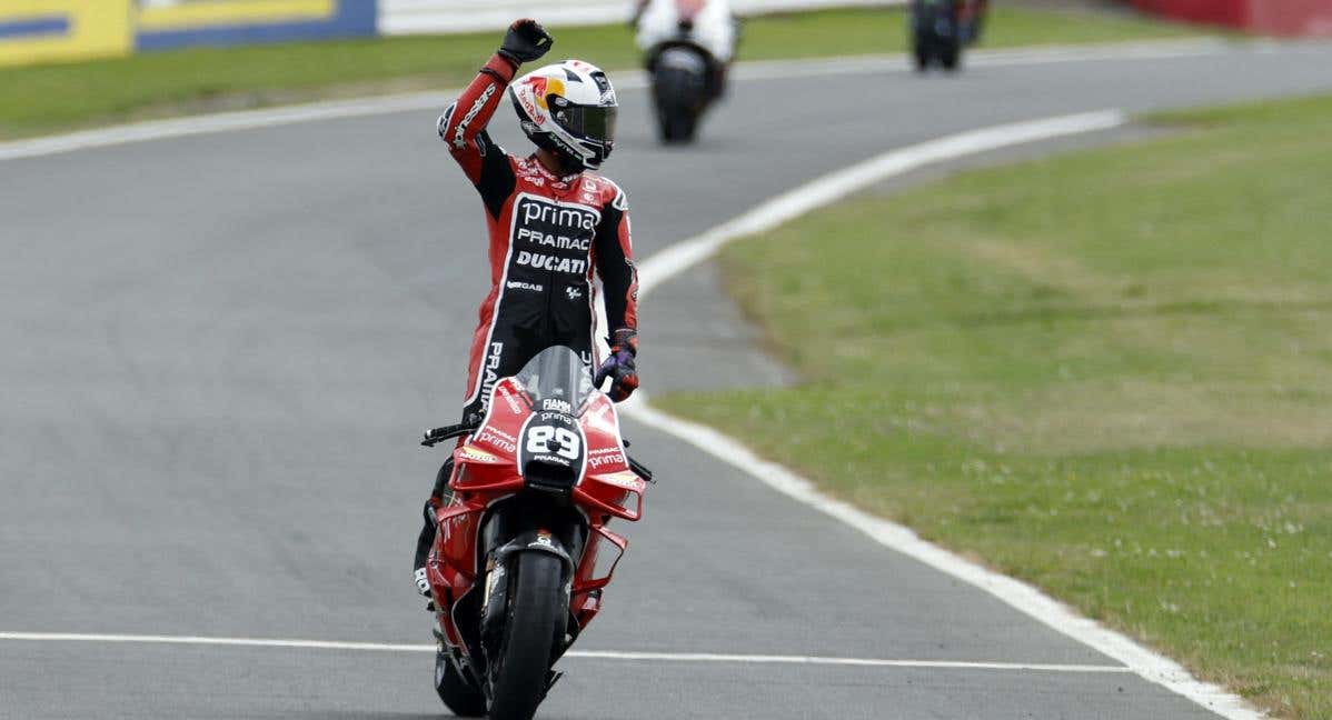 Jorge Martín celebra su segunda posición en el GP de Gran Bretaña./REUTERS