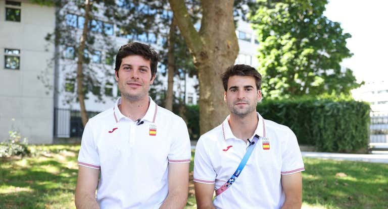 Luis Calzado y Marc Reyné, en su entrevista cerca de la Villa Olímpica.