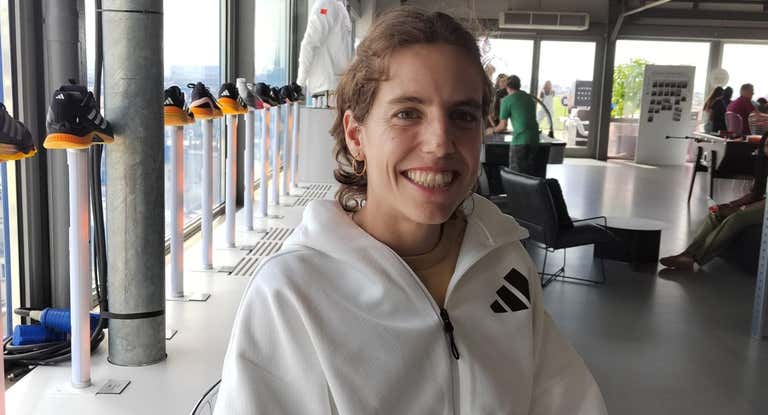 Marta Pérez durante la entrevista con Relevo en la Adidas House de París.
