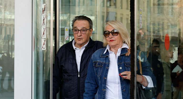 Negreira y su mujer el día de la declaración del ex vicepresidente del CTA.