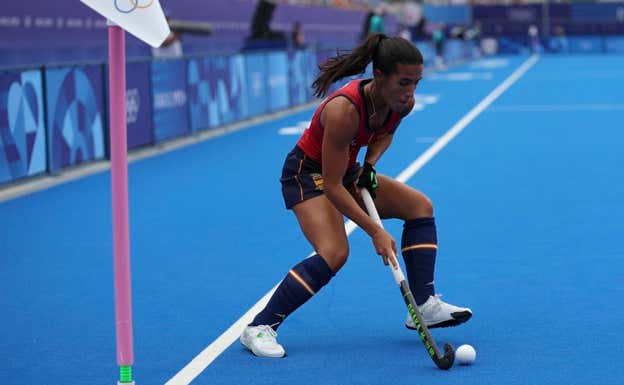 Blanca Pérez durante un partido de las Redsticks en París 2024. EFE