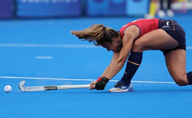 Lola Riera durante un partido de las Redsticks en París 2024. EFE