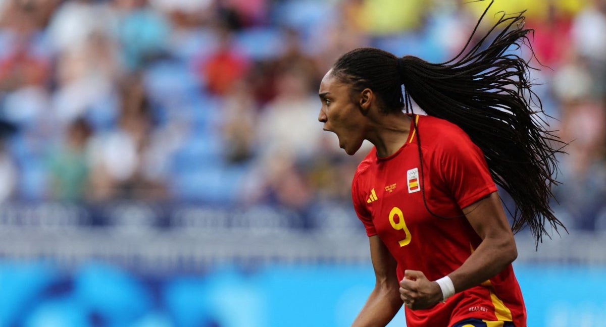 Salma Paralluelo con España.