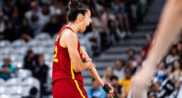 María Conde apela a un vals proletario para luchar por las medallas: “Si nos van a pegar, pues tenemos que pegar”.