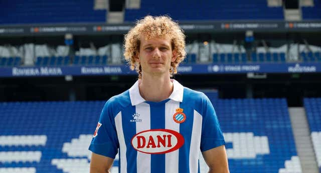 Alex Král, el nuevo ‘6’ del Espanyol que firma por su séptimo equipo en siete años: «Soy un jugador con experiencia«