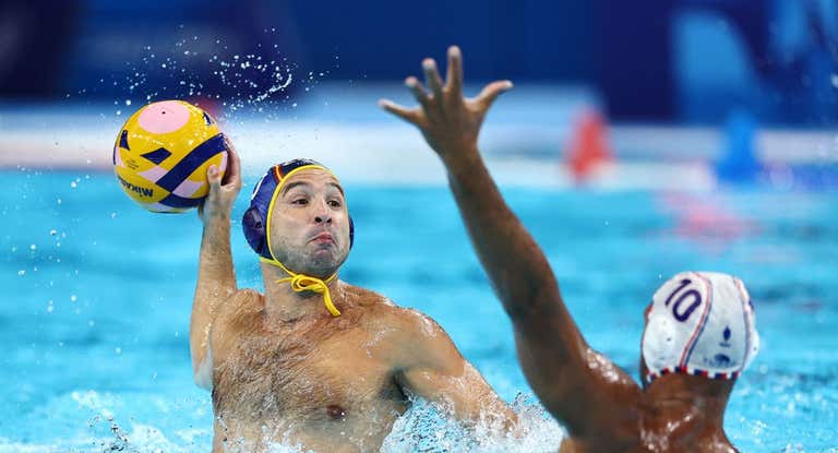 Felipe Perrone, ante Francia.