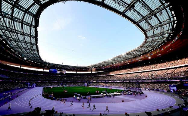 Vista general del Stade France con el morado como color protagonista.  EFE