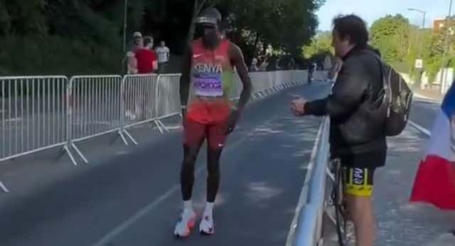 Tola reina en la carnicería de un maratón que se comió a Kipchoge y Bekele