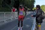 Tola reina en la carnicería de un maratón que se comió a Kipchoge y Bekele