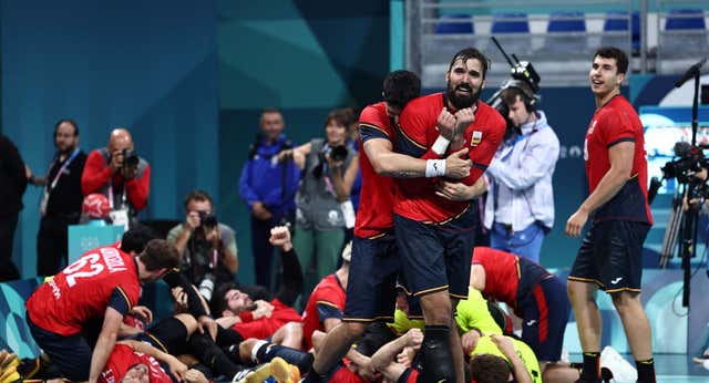 ¡Bronce de mérito (y sufrimiento) para unos Hispanos que no se bajan del podio!