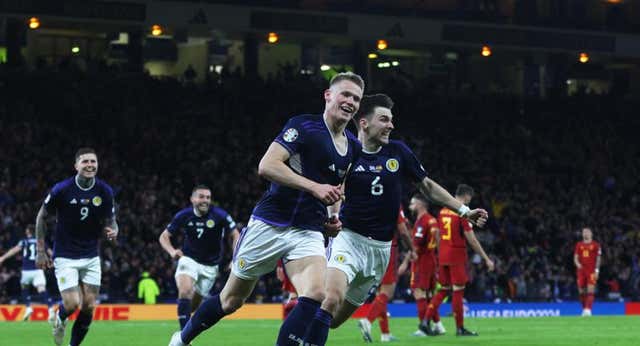 El Fulham apunta a Scott McTominay para sustituir a Palhinha