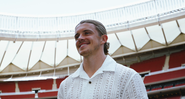 Conor Gallagher visitando el Cívitas Metropolitano.