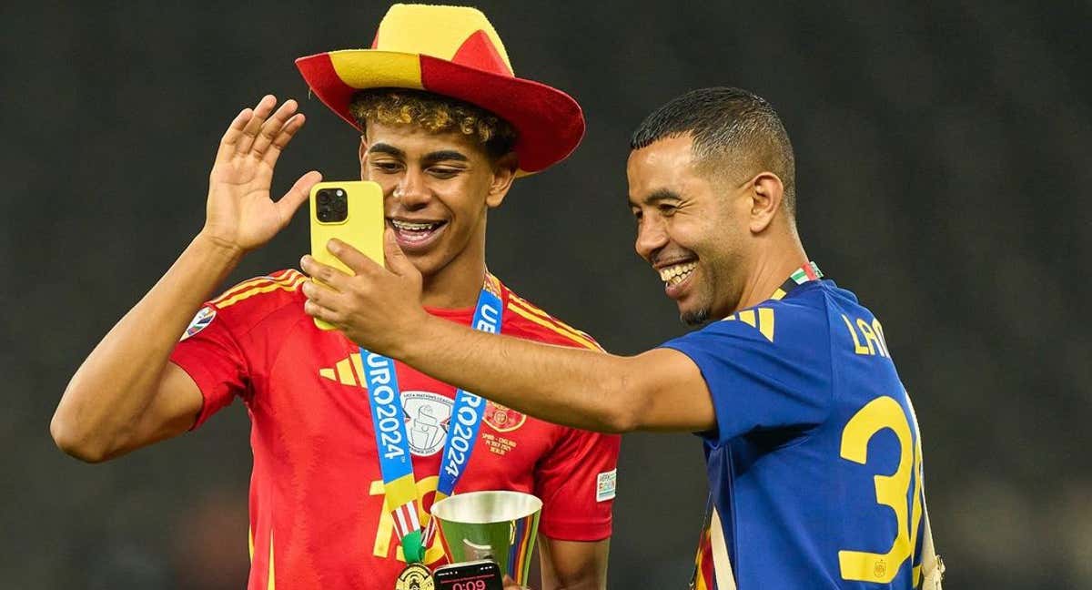 Lamine y su padre, el día de la final de la Eurocopa.