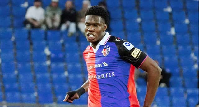 El Villarreal toma la delantera en la carrera por Thierno Barry