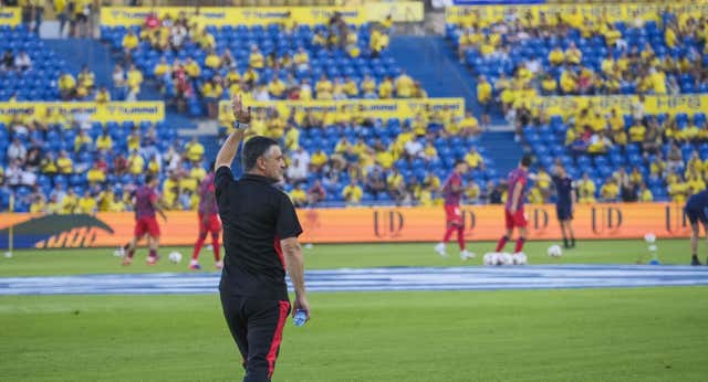 El horario del aeropuerto de San Pablo obliga al Sevilla a entrenar en Gran Canaria