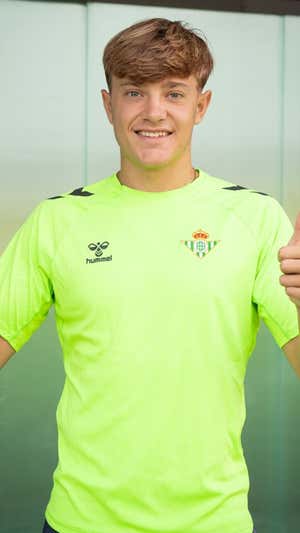 Jesús Rodríguez en su vuelta a los entrenamientos del Betis Deportivo. RBB