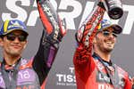 Bagnaia y Martín llevan al límite la excelencia de sus pilotajes