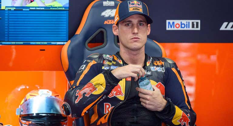 Pol Espargaró, en su box durante el GP de Austria.