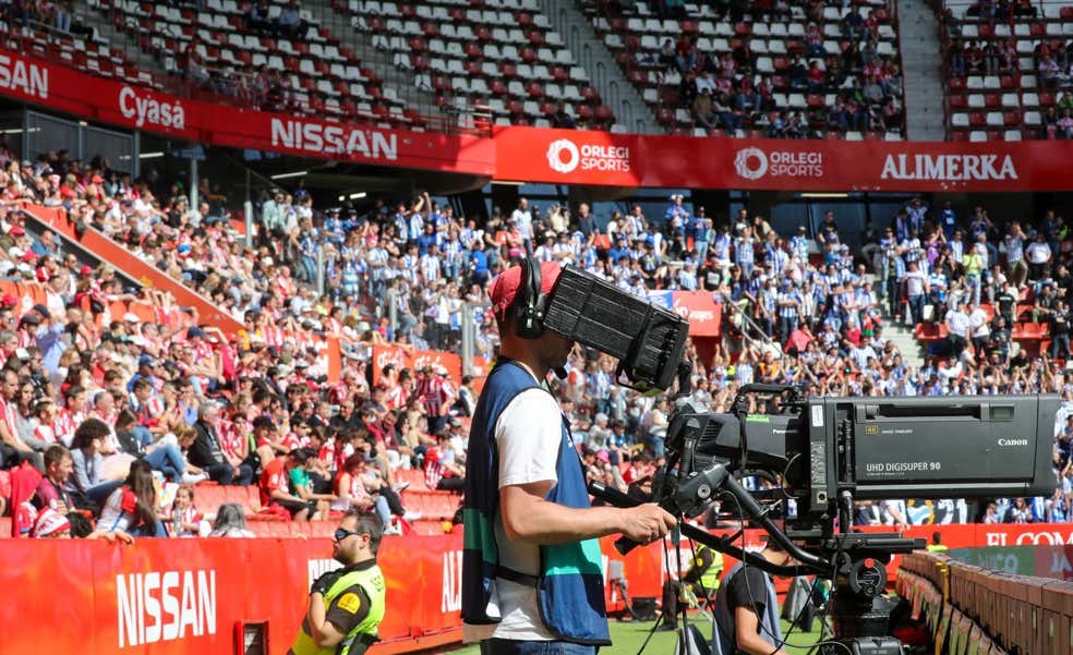 LaLiga y la Federación trabajan en un acuerdo histórico para que la Primera RFEF se vea íntegra en LaLiga+