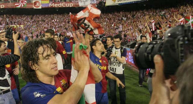 Los billetes de San Mamés y el ‘culebrón Nico’ dejan atrás el gesto de Puyol y Xavi con la ‘ikurriña’: «He visto una chulería y unos tonos…»