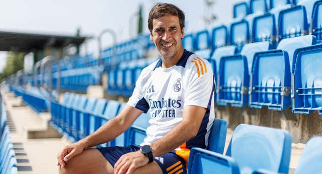 El ‘librillo’ de Raúl González en el Castilla: “Intentamos exigirles que sean mejores futbolistas y buenas personas”